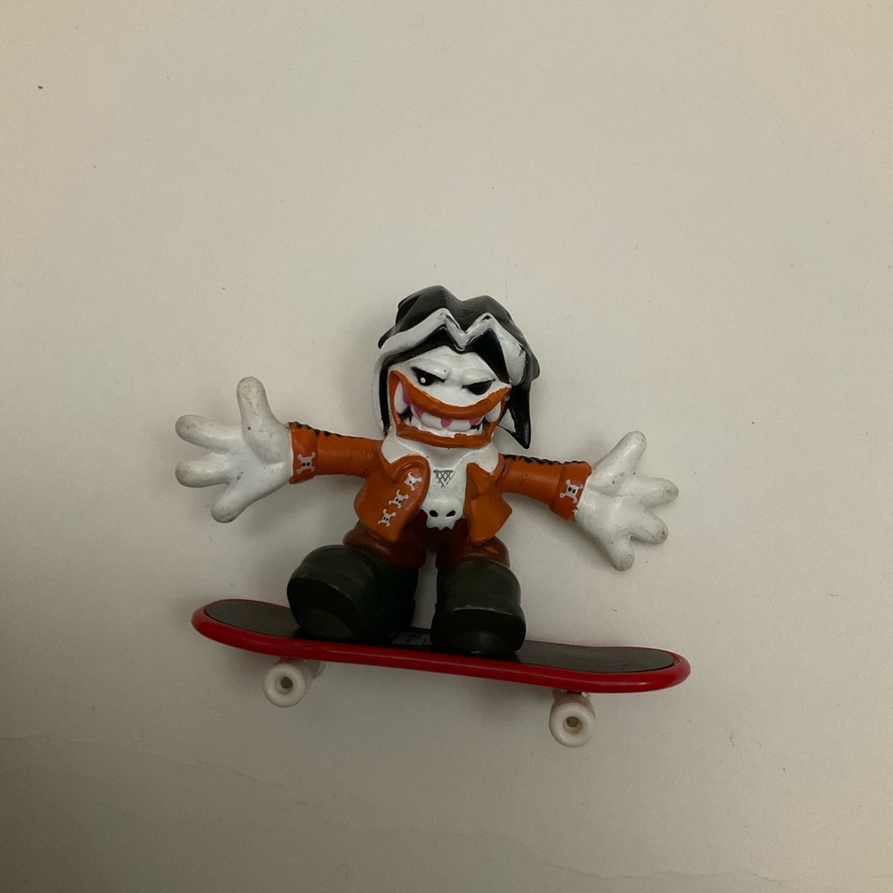 Tech Deck Dudes Simon toy